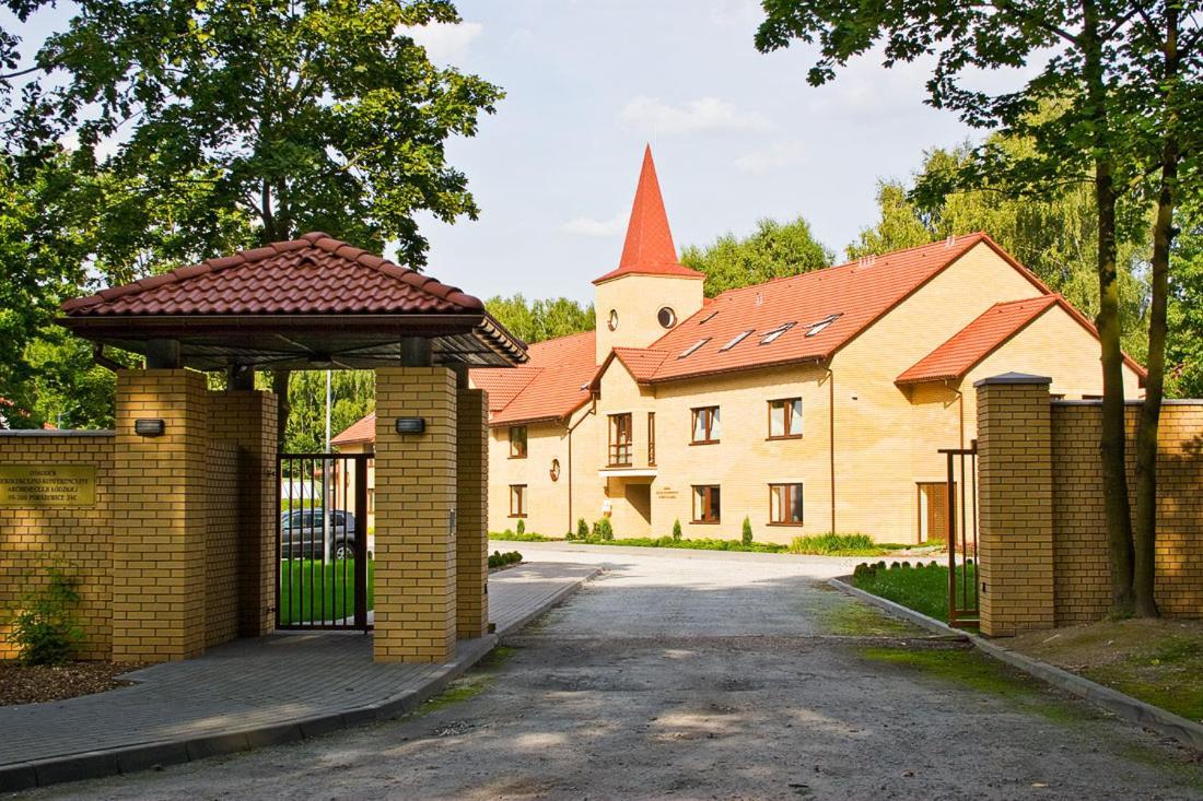 Uroczysko Porszewice - Osrodek Konferencyjno-Rekolekcyjny Hotel Pabianice Exterior photo